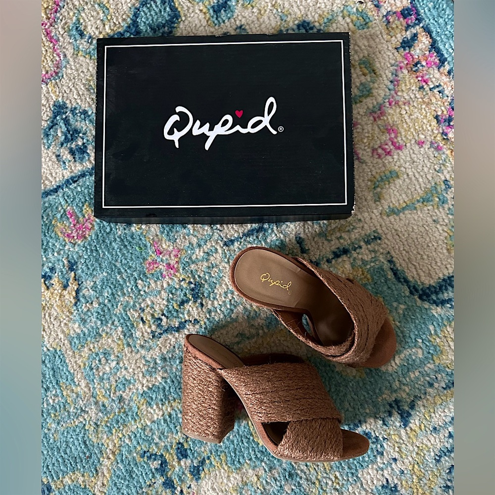 QUPID Slip-On Woven Heel